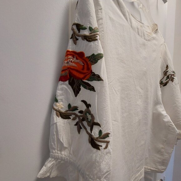 FILLEL Women's White Blouse w/3/4 Embroidered Design Puff Sleeves - Sze Large - Picture 3 of 12